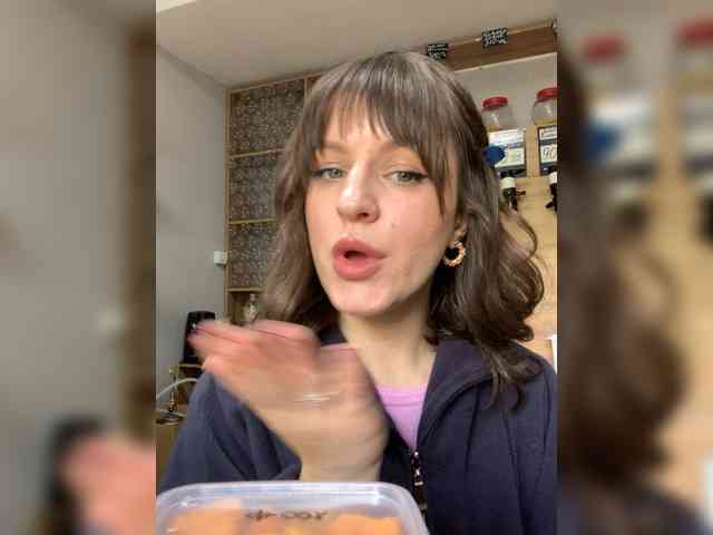 Tvoya-Bipka Live Webcam on BongaCams