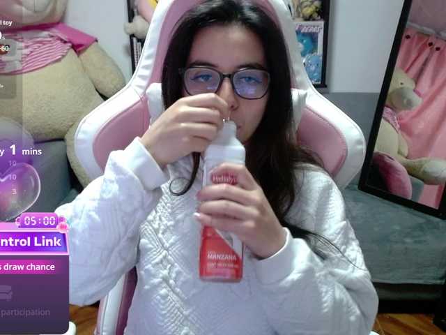 Maggie-Fox's BongaCams show and profile