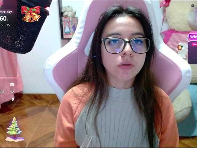 Maggie-Fox's BongaCams show and profile