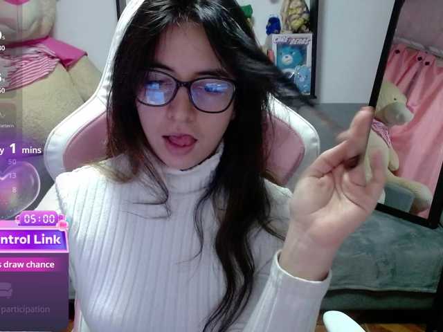 Maggie-Fox's BongaCams show and profile