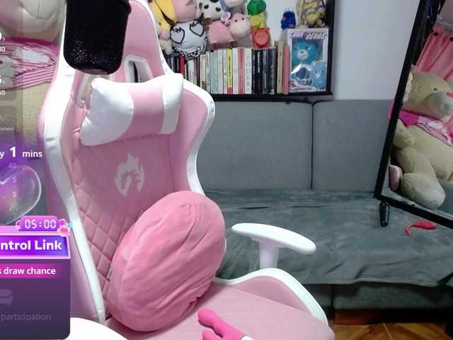 Maggie-Fox's BongaCams show and profile