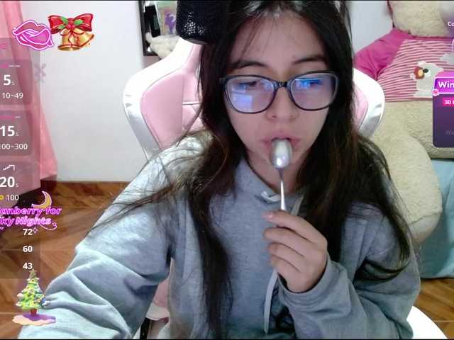 Maggie-Fox's BongaCams show and profile