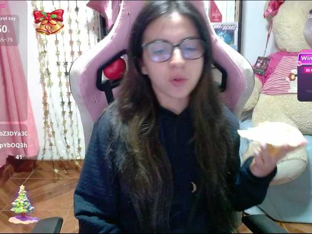 Maggie-Fox's BongaCams show and profile