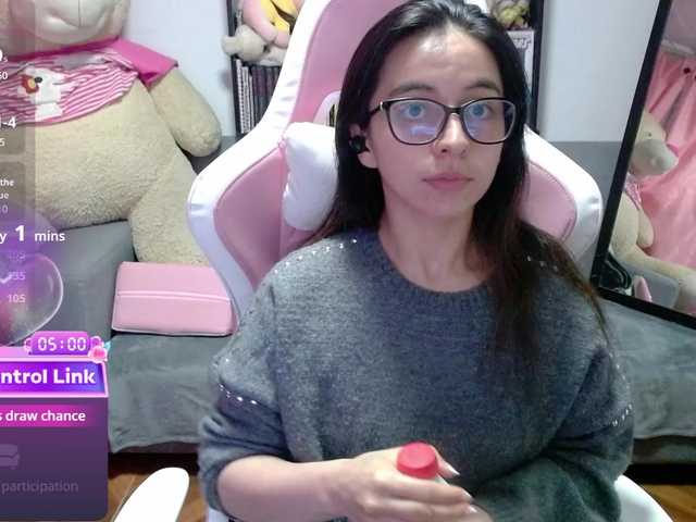 Maggie-Fox's BongaCams show and profile