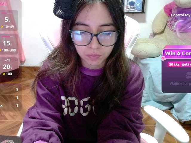 Maggie-Fox's BongaCams show and profile