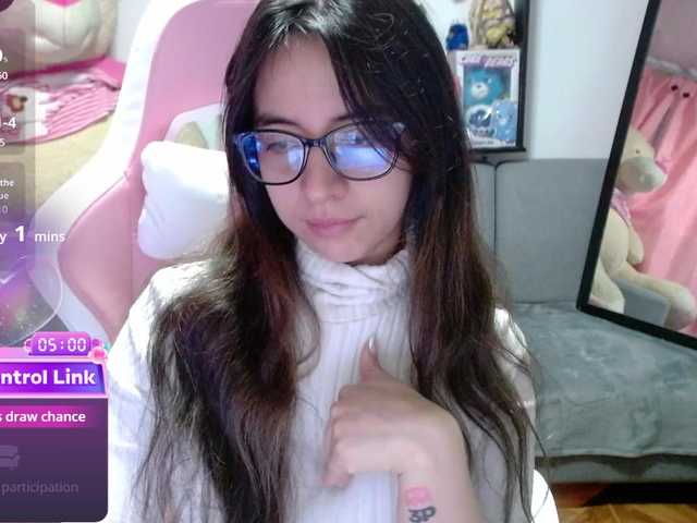 Maggie-Fox's BongaCams show and profile