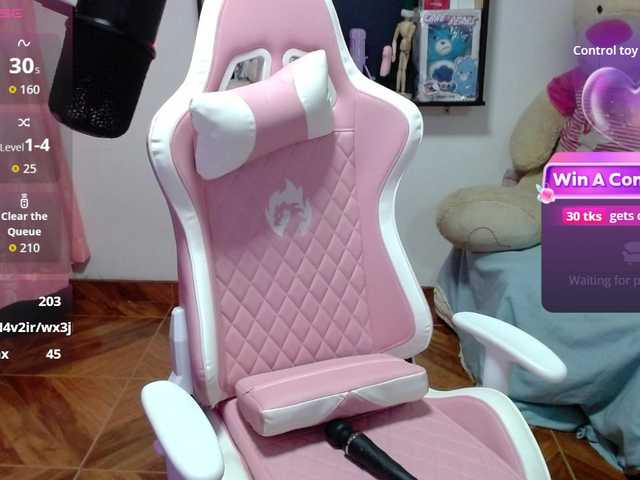 Maggie-Fox's BongaCams show and profile