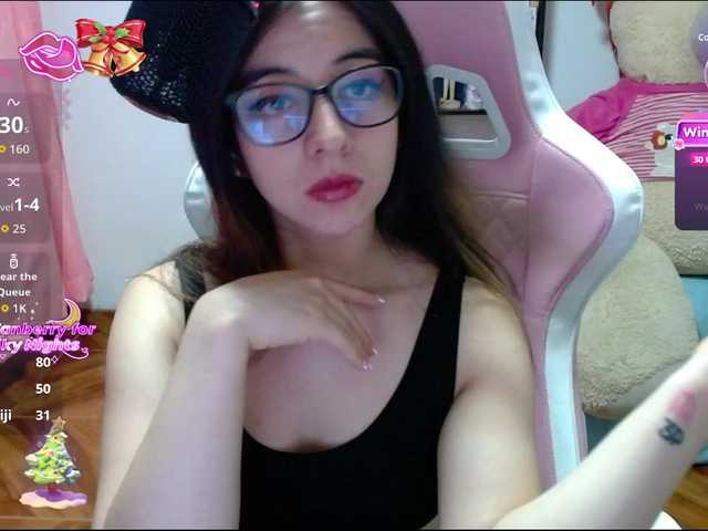 Maggie-Fox's BongaCams show and profile