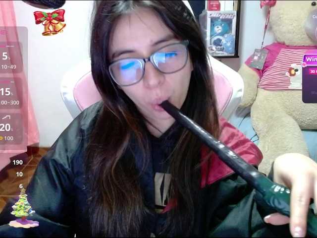 Maggie-Fox's BongaCams show and profile