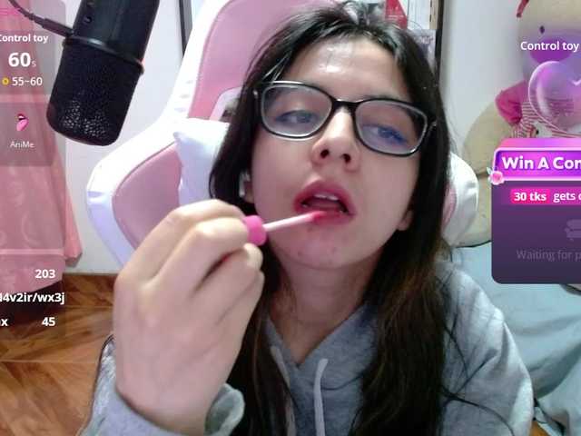 Maggie-Fox's BongaCams show and profile