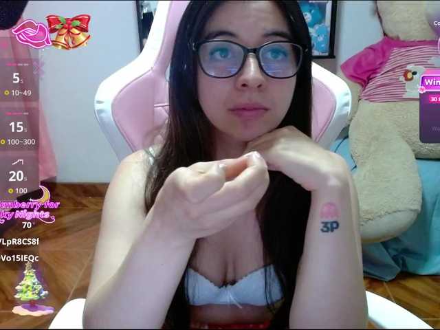 Maggie-Fox's BongaCams show and profile