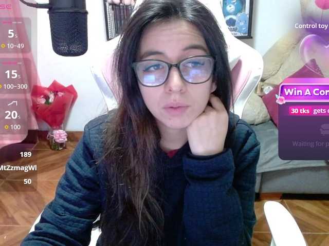 Maggie-Fox's BongaCams show and profile