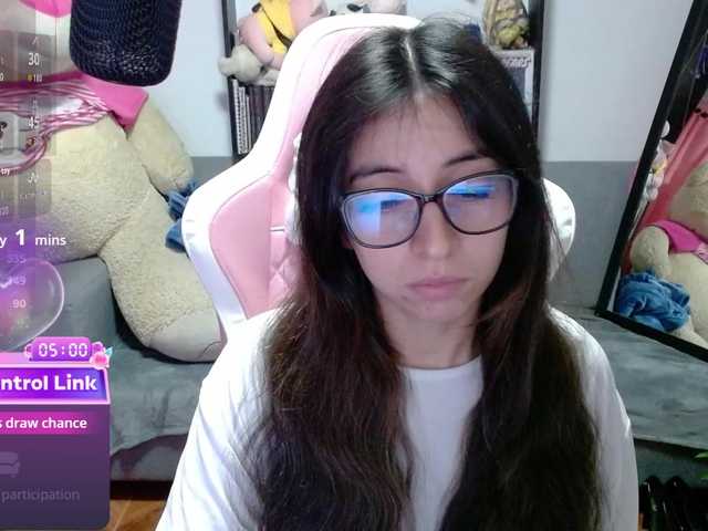 Maggie-Fox's BongaCams show and profile