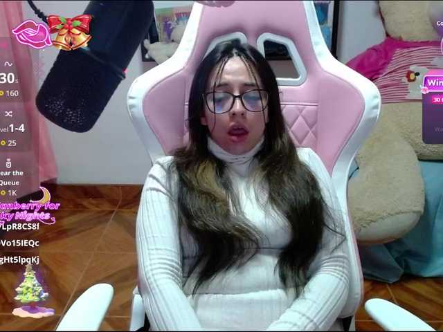 Maggie-Fox's BongaCams show and profile