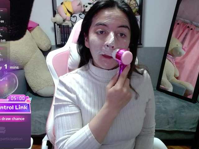 Maggie-Fox's BongaCams show and profile