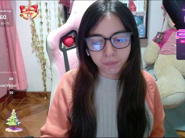 Maggie-Fox's BongaCams show and profile