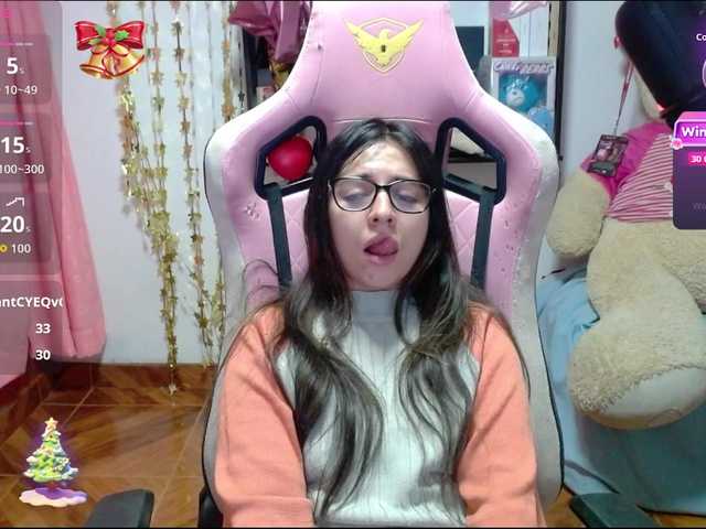 Maggie-Fox's BongaCams show and profile