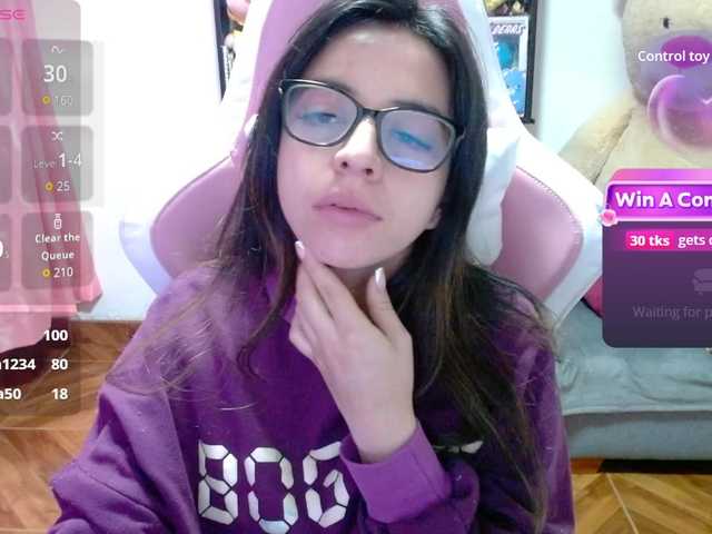 Maggie-Fox's BongaCams show and profile