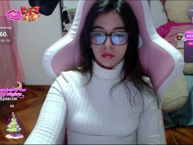 Maggie-Fox's BongaCams show and profile