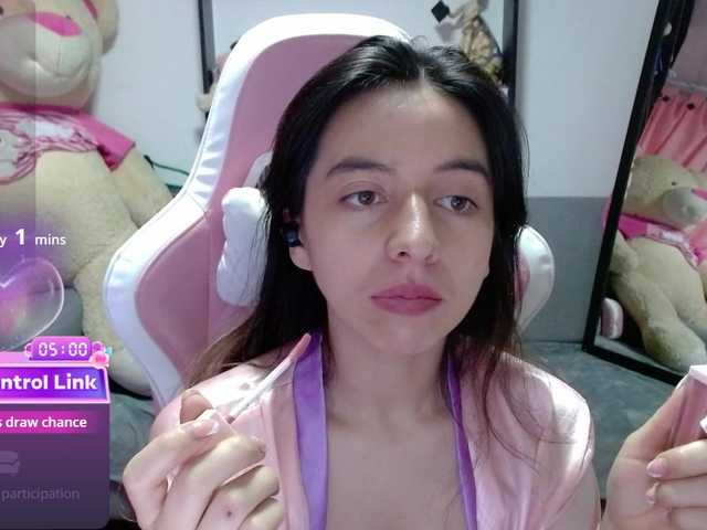 Maggie-Fox's BongaCams show and profile