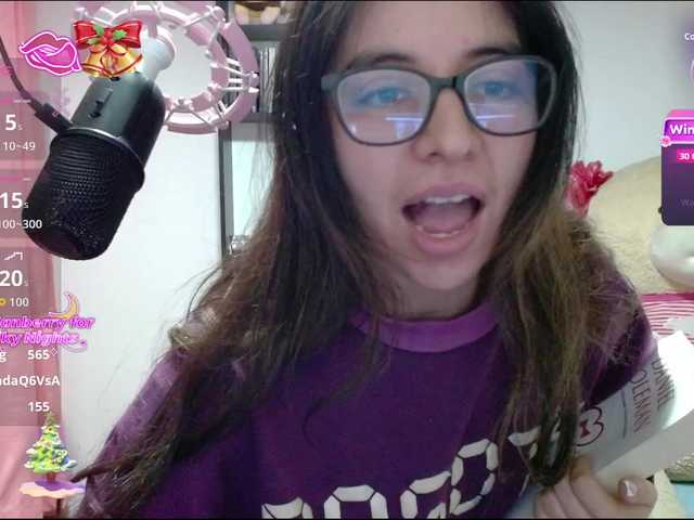 Maggie-Fox's BongaCams show and profile