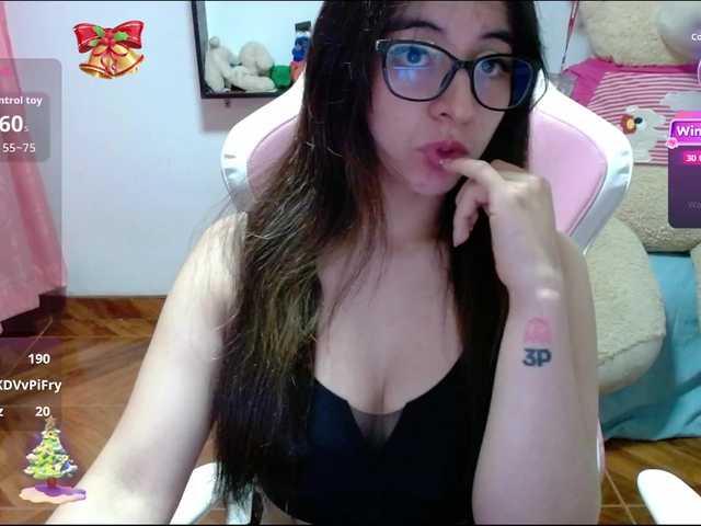 Maggie-Fox's BongaCams show and profile