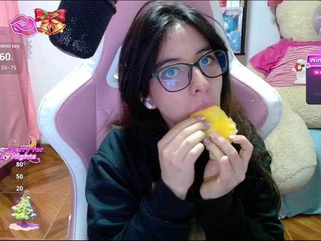 Maggie-Fox's BongaCams show and profile