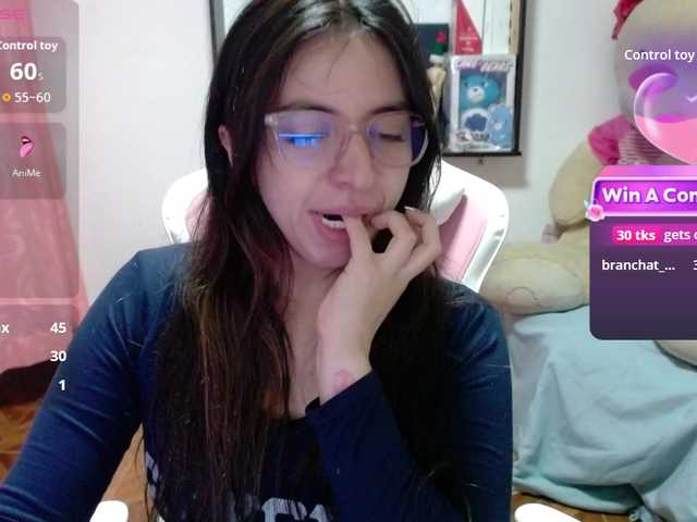 Maggie-Fox — Nunca he deseado tocar tanto a alguien como a ti. Lo imagino y... Quiero sentir tu lengua por todo mi cuerpo