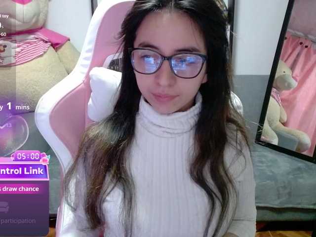 Maggie-Fox's BongaCams show and profile