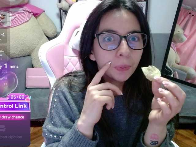 Maggie-Fox's BongaCams show and profile