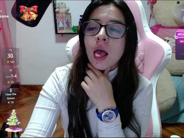 Maggie-Fox's BongaCams show and profile