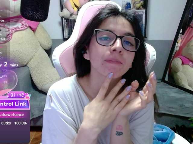 Maggie-Fox's BongaCams show and profile