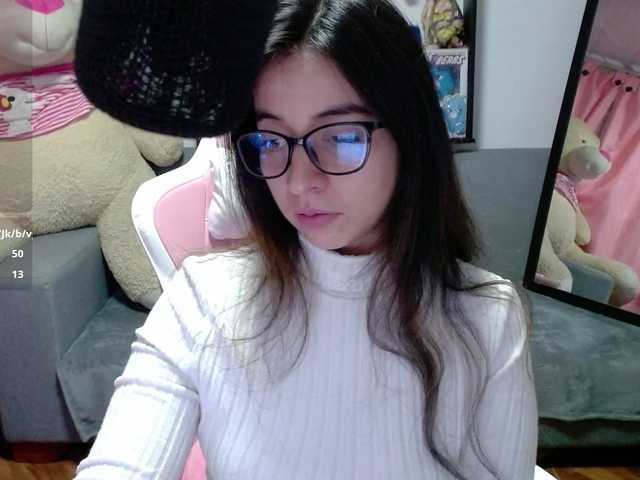 Maggie-Fox's BongaCams show and profile