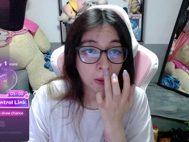 Maggie-Fox's BongaCams show and profile