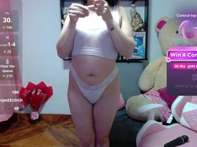 Maggie-Fox's BongaCams show and profile