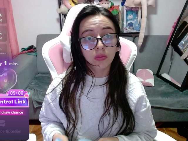 Maggie-Fox's BongaCams show and profile