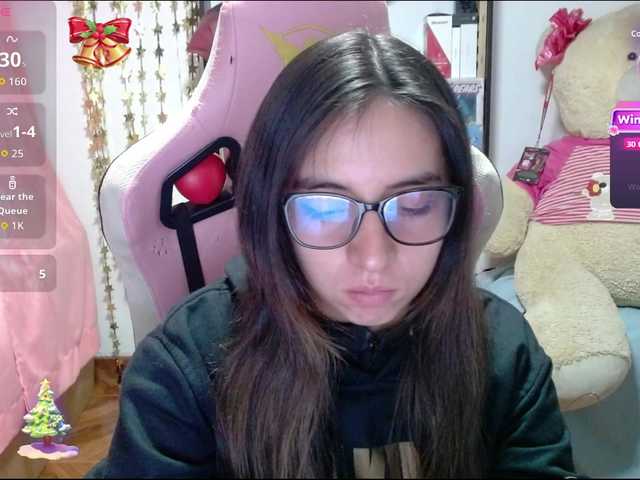 Maggie-Fox's BongaCams show and profile