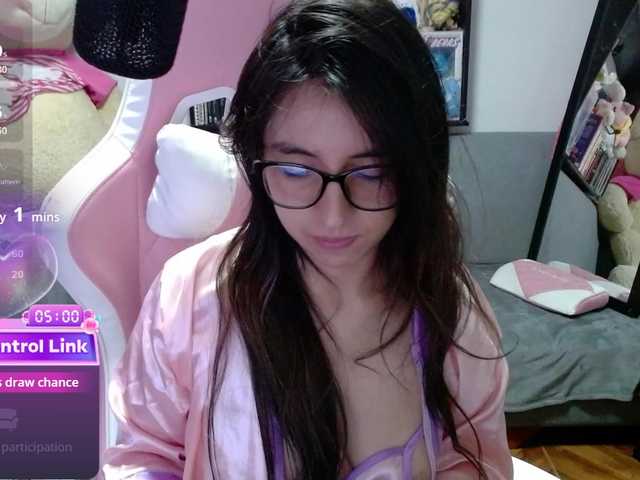 Maggie-Fox's BongaCams show and profile