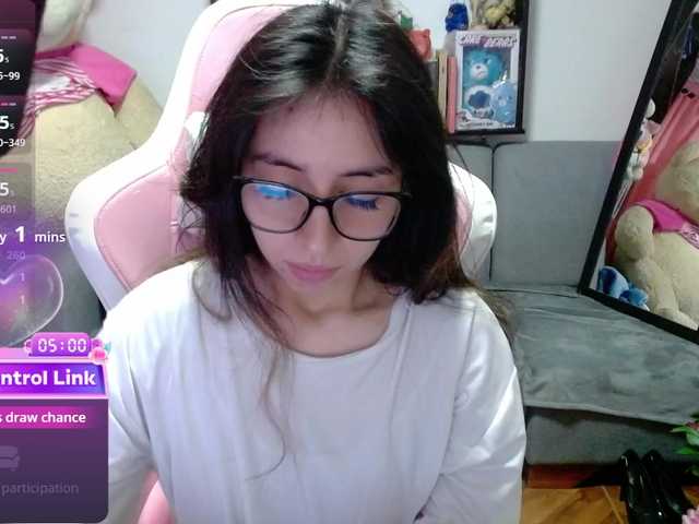 Maggie-Fox's BongaCams show and profile