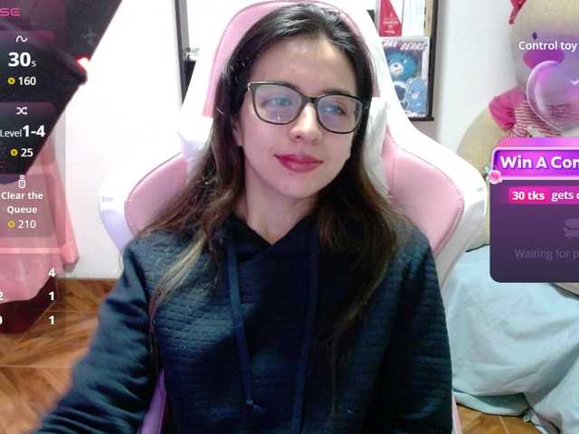 Maggie-Fox's BongaCams show and profile