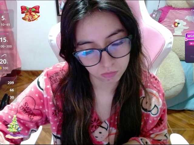 Maggie-Fox's BongaCams show and profile