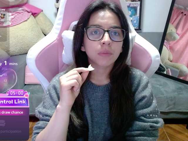 Maggie-Fox's BongaCams show and profile