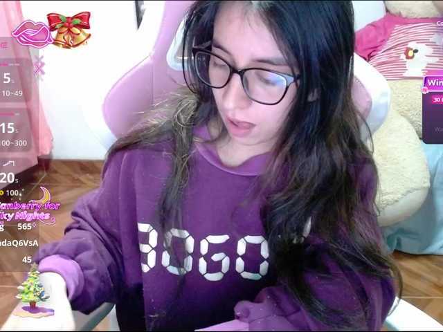 Maggie-Fox's BongaCams show and profile