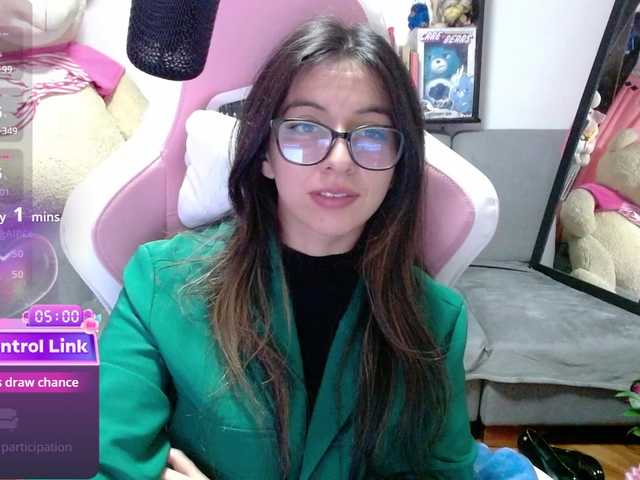 Maggie-Fox's BongaCams show and profile