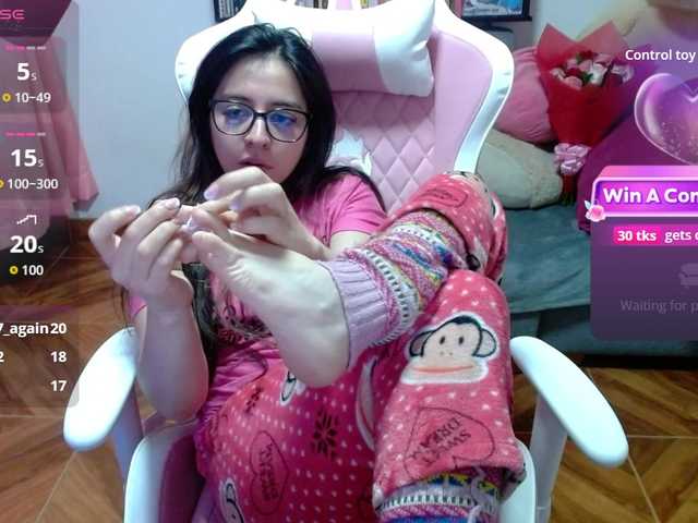 Maggie-Fox's BongaCams show and profile