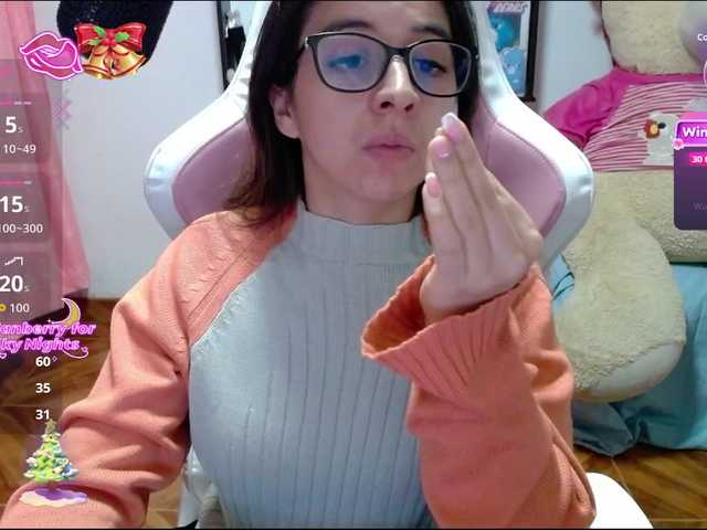 Maggie-Fox's BongaCams show and profile