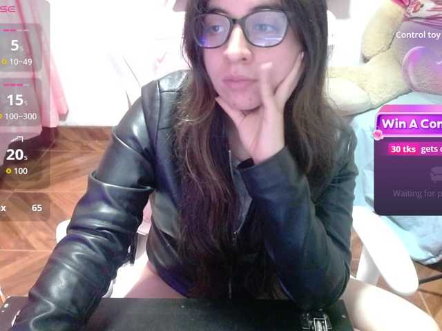 Maggie-Fox's BongaCams show and profile