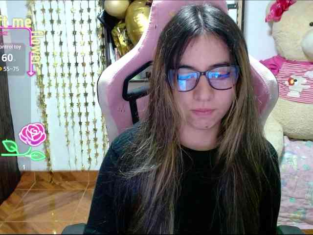 private live cam Maggie-Fox