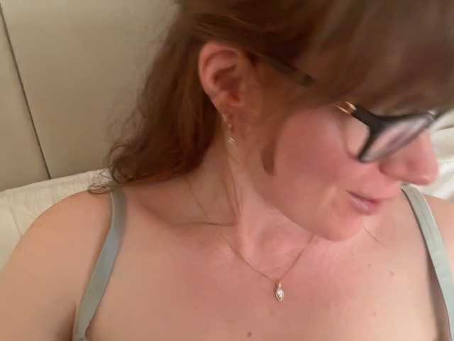 REDHEADROSIE's BongaCams show and profile