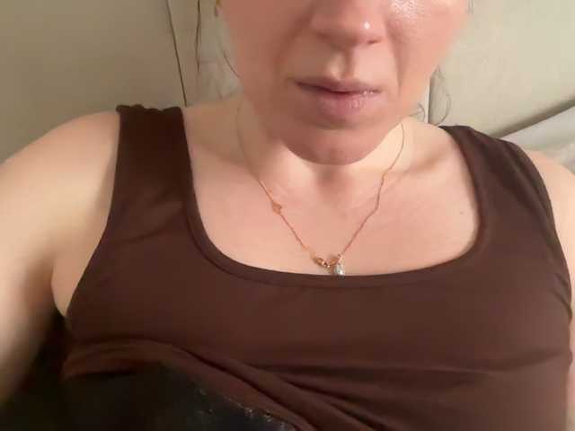 REDHEADROSIE — TIP 85 -- Walking on a treadmill in a thong.36, armpits on display.UK teacher.Naughty vibes.#British #Redhead #MILF #CuteFeet #BigAss #BigBoobs #Twerk #Anal